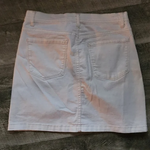 Kensie White Button-Down Mini Skirt - Picture 3 of 4